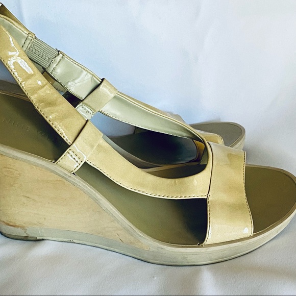 ⭐️SALE⭐️Nine West patent leather wedge sandals - Picture 2 of 6